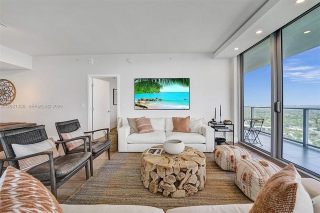 16385 Biscayne Blvd 3107, North Miami Beach, FL 33160