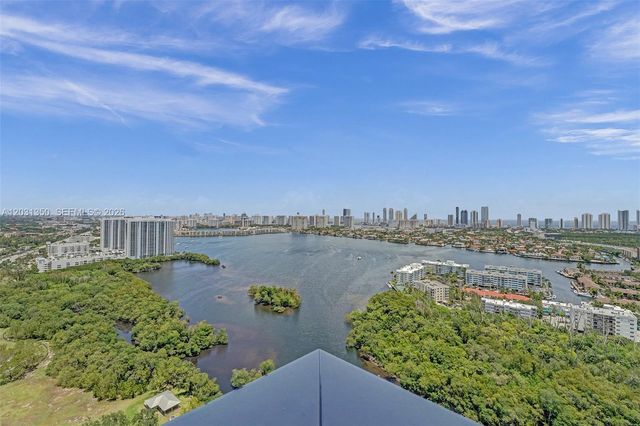 16385 Biscayne Blvd 3107, North Miami Beach, FL 33160