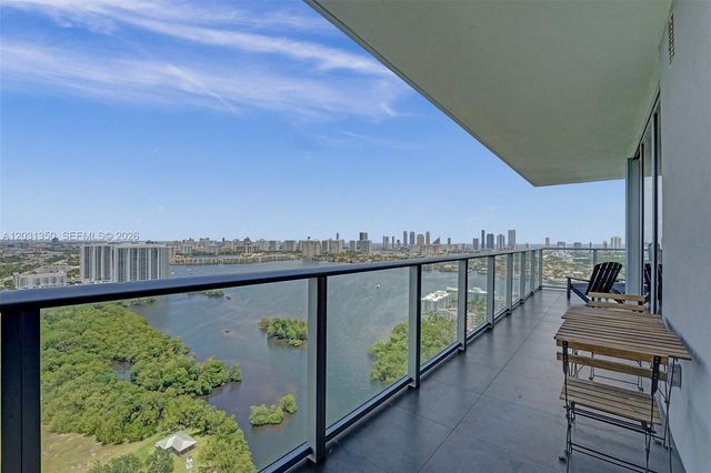 16385 Biscayne Blvd 3107, North Miami Beach, FL 33160