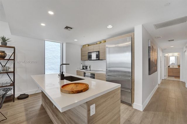 16385 Biscayne Blvd 3107, North Miami Beach, FL 33160