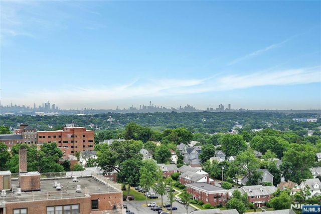 285 Aycrigg Avenue 22J, Passaic, NJ 07055
