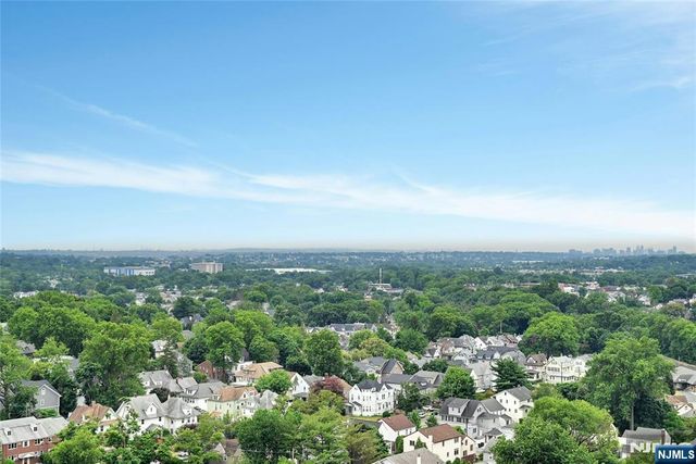 285 Aycrigg Avenue 22J, Passaic, NJ 07055