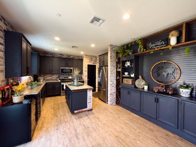 1157 S Dee Ann Avenue, Fresno, CA 93727