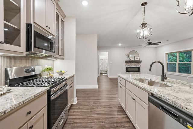 2444 Pleasant Willow Drive, Benton, AR 72015