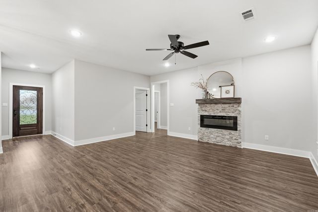 2444 Pleasant Willow Drive, Benton, AR 72015