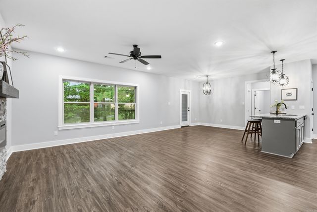 2444 Pleasant Willow Drive, Benton, AR 72015