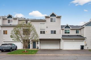 10705 Unity Street NW 6, Coon Rapids, MN 55433