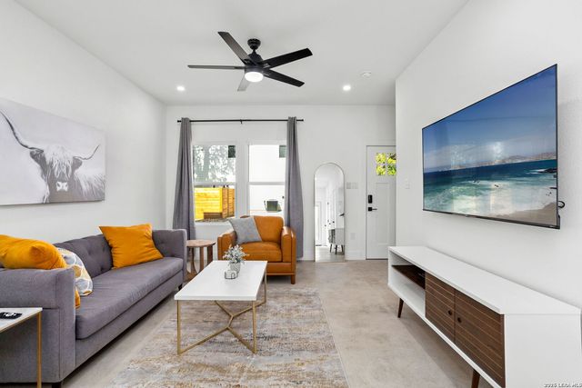 210 Piedmont, San Antonio, TX 78203