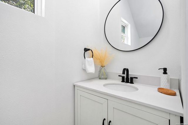 210 Piedmont, San Antonio, TX 78203