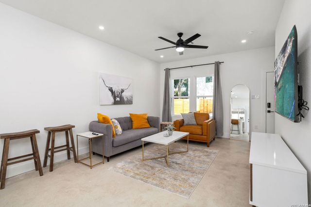 210 Piedmont, San Antonio, TX 78203