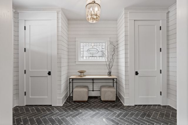 4427 N Hermitage Avenue, Chicago, IL 60640