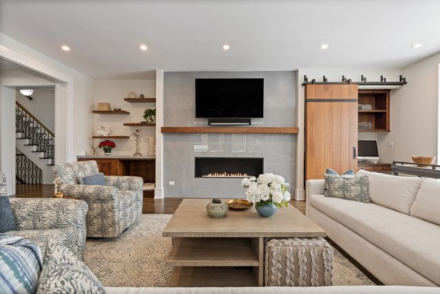 4427 N Hermitage Avenue, Chicago, IL 60640