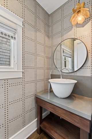 4427 N Hermitage Avenue, Chicago, IL 60640