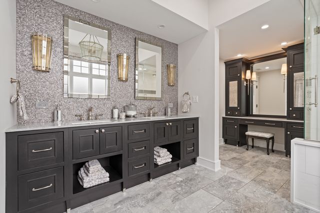 4427 N Hermitage Avenue, Chicago, IL 60640