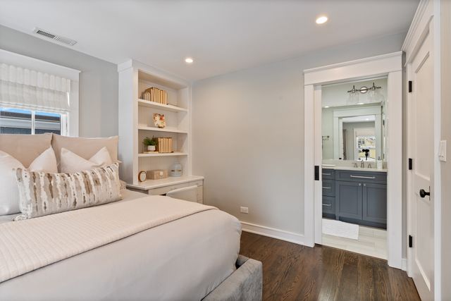 4427 N Hermitage Avenue, Chicago, IL 60640