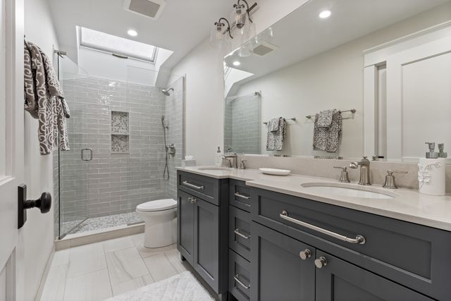 4427 N Hermitage Avenue, Chicago, IL 60640