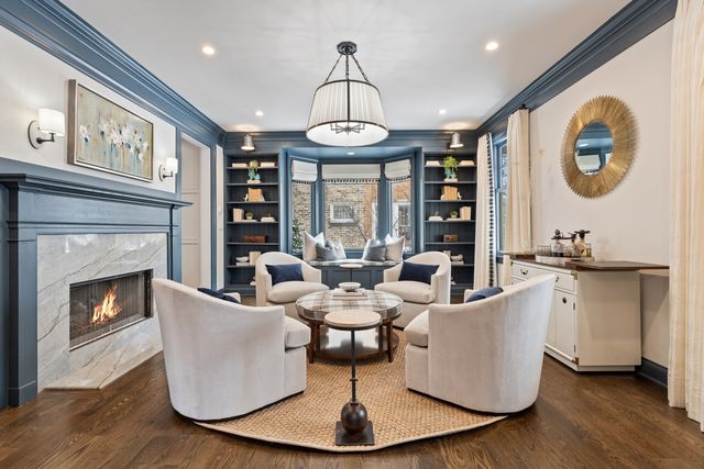 4427 N Hermitage Avenue, Chicago, IL 60640