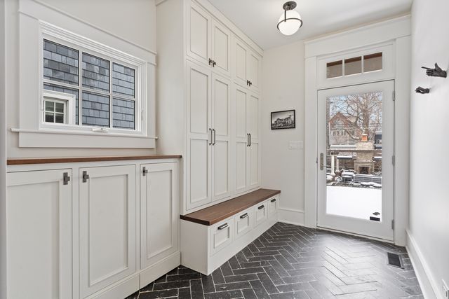 4427 N Hermitage Avenue, Chicago, IL 60640