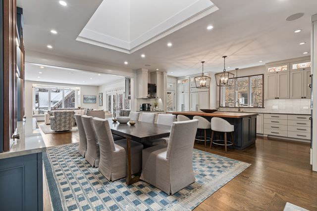 4427 N Hermitage Avenue, Chicago, IL 60640