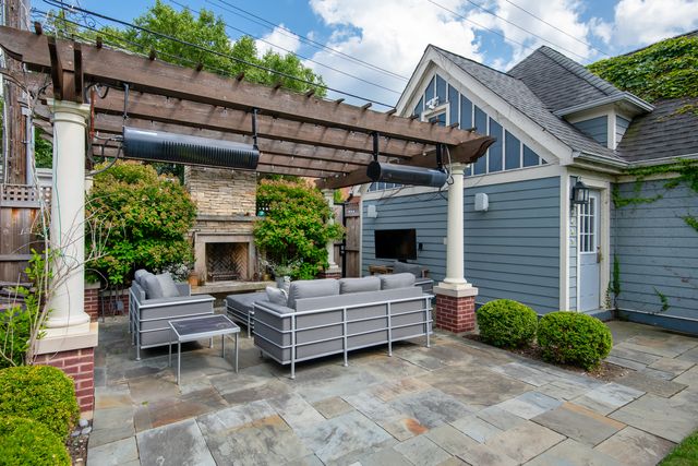 4427 N Hermitage Avenue, Chicago, IL 60640