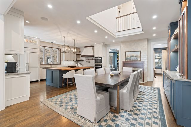 4427 N Hermitage Avenue, Chicago, IL 60640