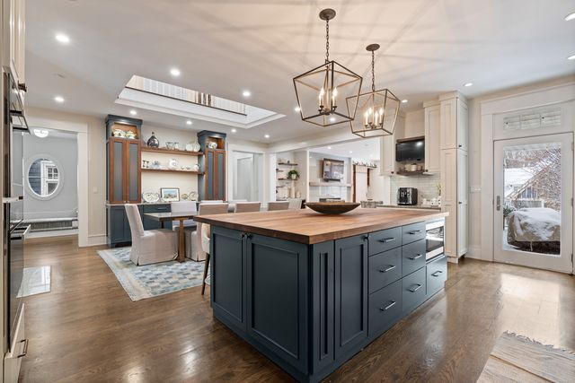 4427 N Hermitage Avenue, Chicago, IL 60640