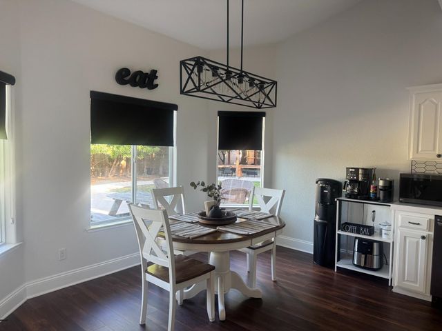1613 N Dewitt Avenue, Clovis, CA 93619