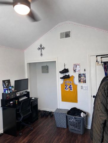 1613 N Dewitt Avenue, Clovis, CA 93619