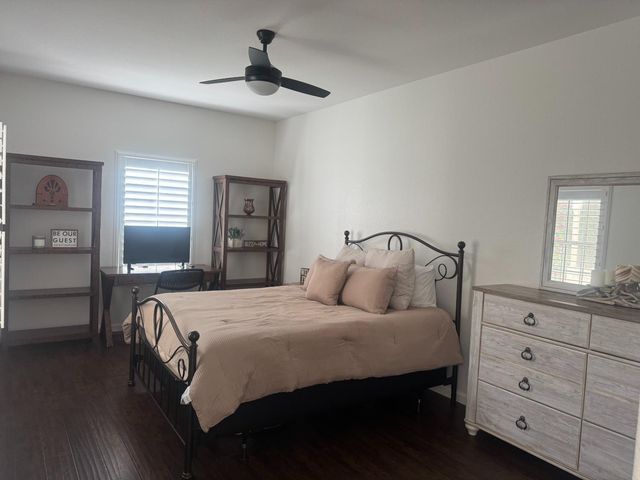 1613 N Dewitt Avenue, Clovis, CA 93619