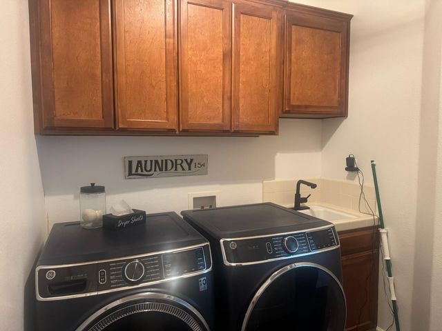 1613 N Dewitt Avenue, Clovis, CA 93619