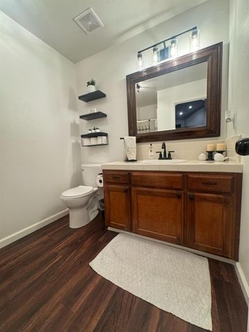 1613 N Dewitt Avenue, Clovis, CA 93619