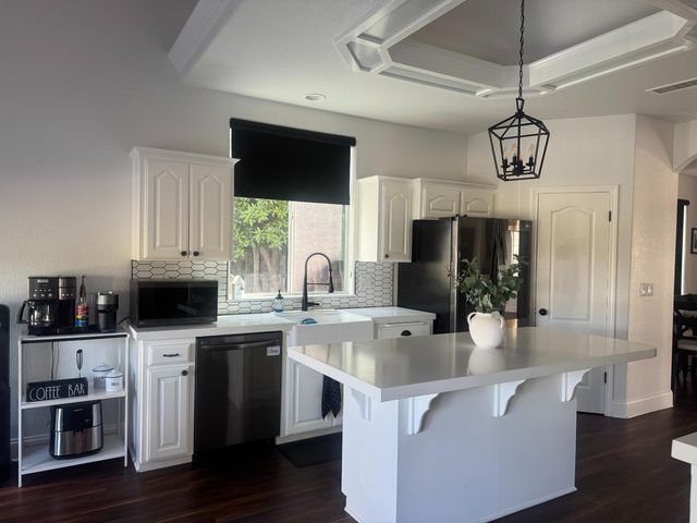 1613 N Dewitt Avenue, Clovis, CA 93619