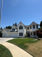 1613 N Dewitt Avenue, Clovis, CA 93619