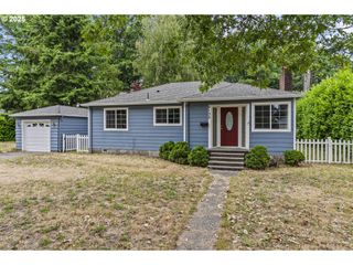 2132 WASHINGTON Way, Longview, WA 98632