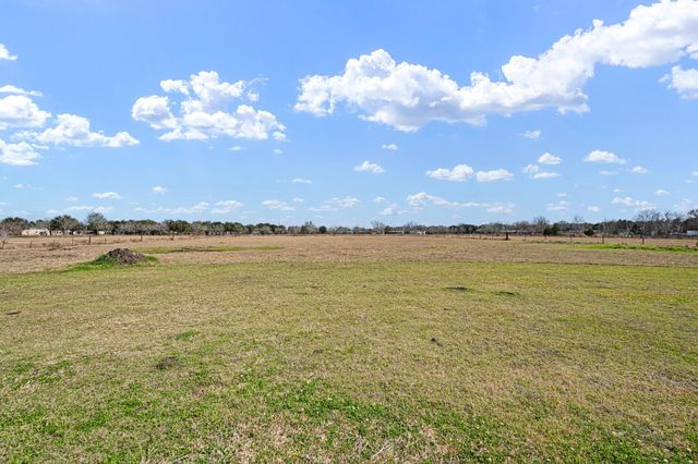 8131 Brinkmeyer Road, Needville, TX 77461