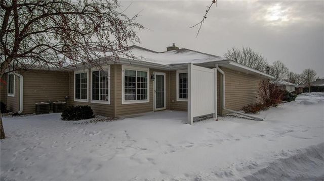 4402 E Robin Meadows Lane, Eau Claire, WI 54701