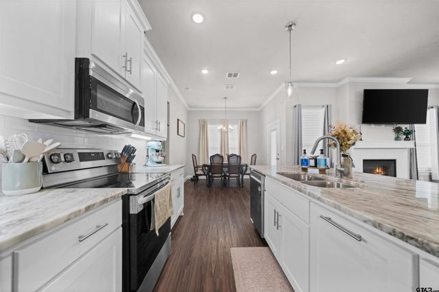 409 Meadow Lane, Chandler, TX 75758