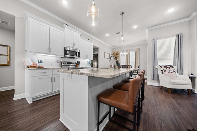 409 Meadow Lane, Chandler, TX 75758