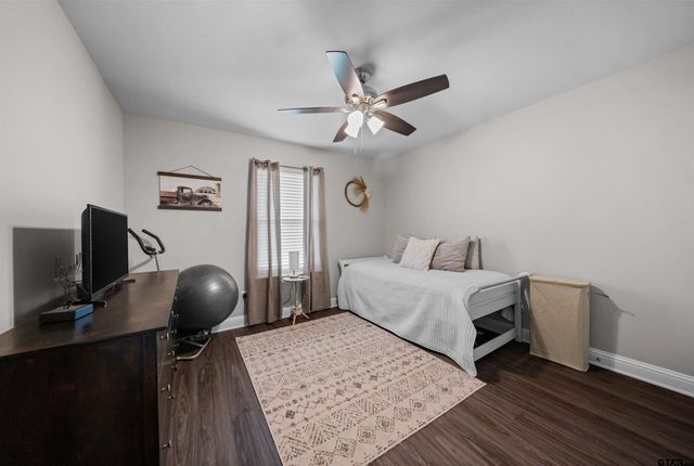 409 Meadow Lane, Chandler, TX 75758