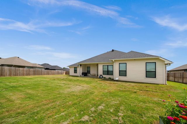 409 Meadow Lane, Chandler, TX 75758
