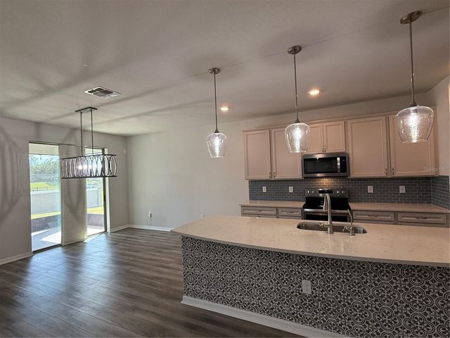 7360 POOL COMPASS LOOP, Wesley Chapel, FL 33545