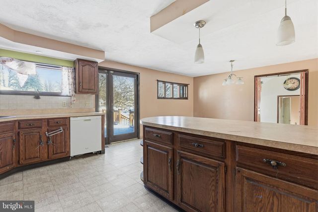 1057 BRIDGE RD, Bensalem, PA 19020