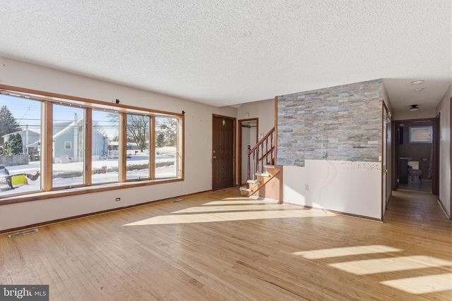 1057 BRIDGE RD, Bensalem, PA 19020