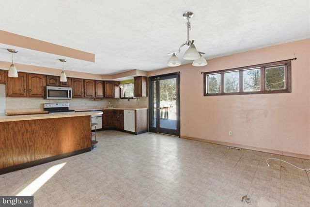 1057 BRIDGE RD, Bensalem, PA 19020