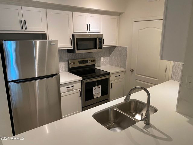 1701 E COLTER Street 215, Phoenix, AZ 85016