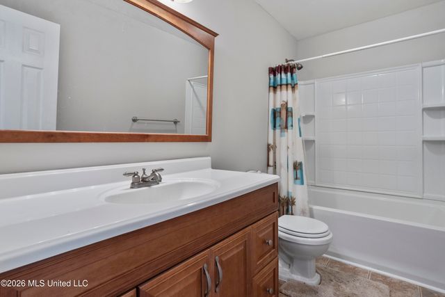 9021 W Simmons Circle, Ocean Springs, MS 39564