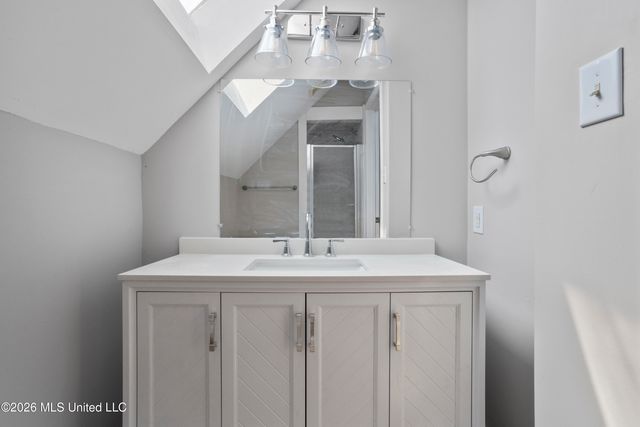 9021 W Simmons Circle, Ocean Springs, MS 39564