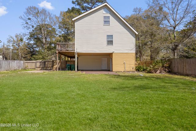 9021 W Simmons Circle, Ocean Springs, MS 39564