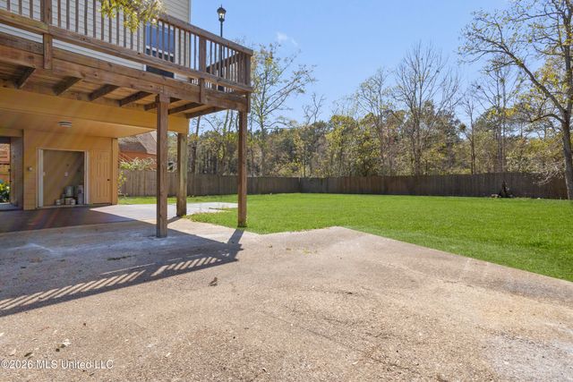 9021 W Simmons Circle, Ocean Springs, MS 39564