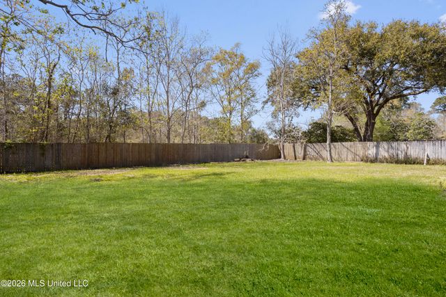 9021 W Simmons Circle, Ocean Springs, MS 39564